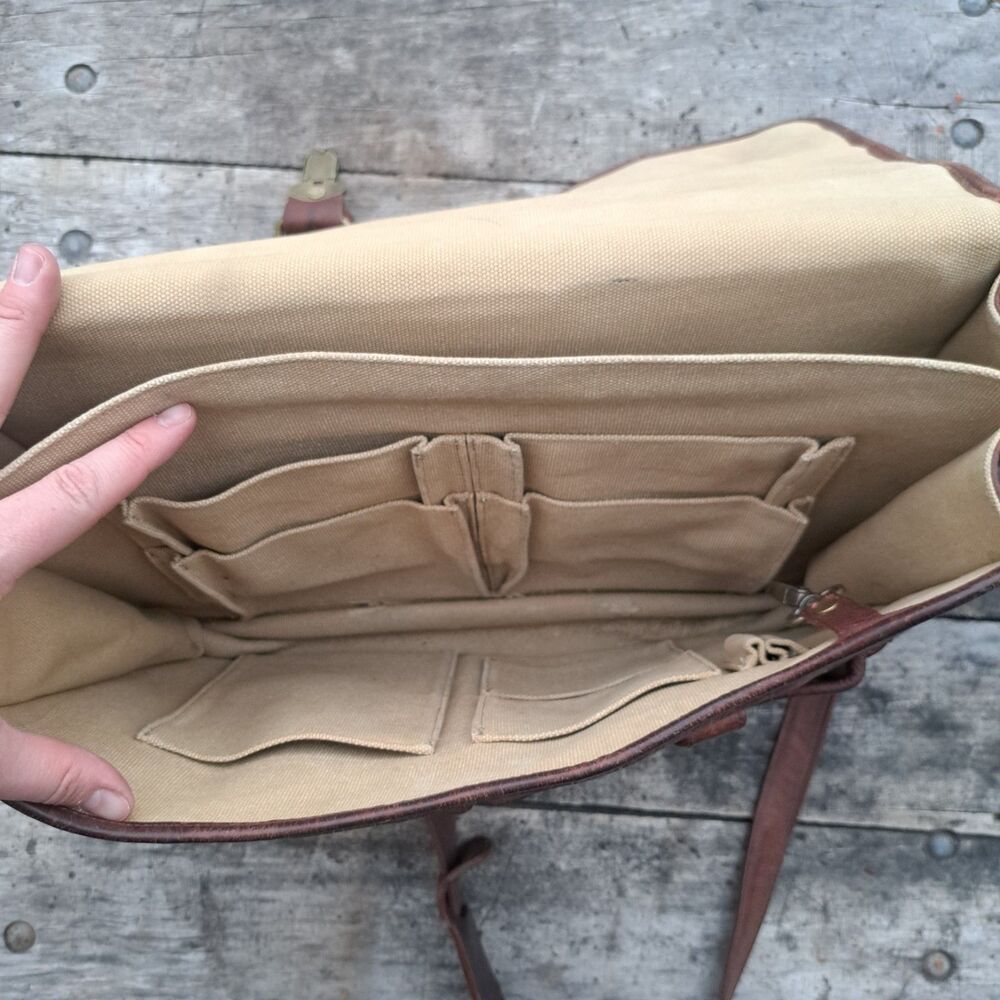 Duluth Trading Co Vintage Brown Leather Messenger Book Laptop Shoulder Bag - Picture 8 of 11